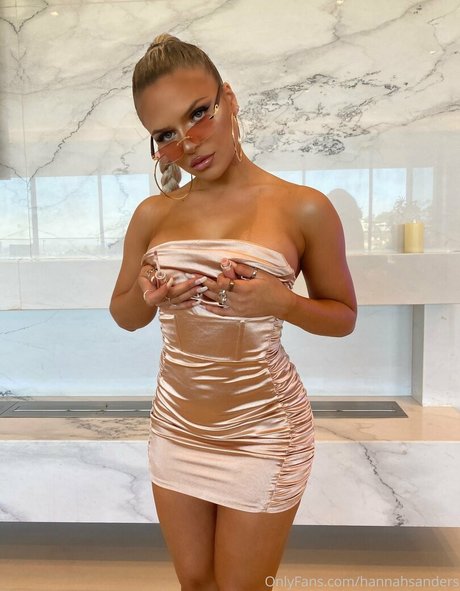 itshannahsworldd model beautiful photos