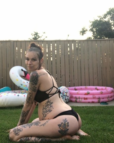 lilhoneybeez adult star picture