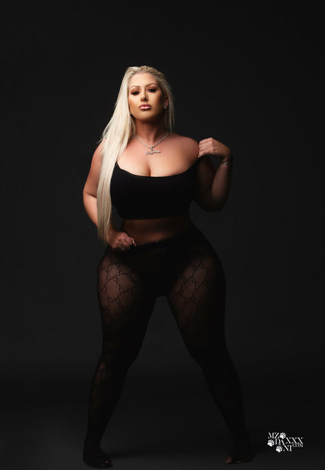 mzdanibadgirl model erotic pic