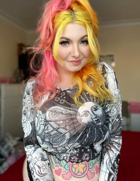 big tits nerd onlyfans hot sexy picture