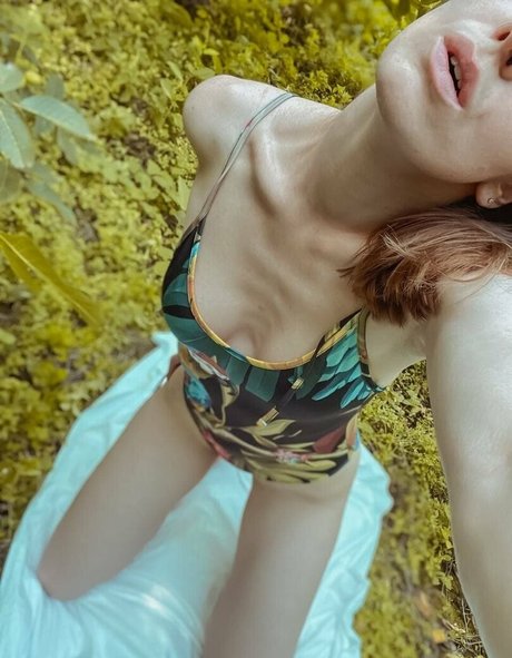 evaholiday model nude pictures