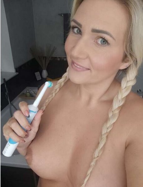 Tatjana Young hot pornstar image