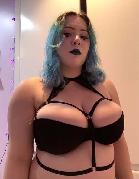 crypticalice pretty model picture