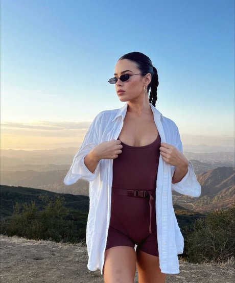 Tessa Brook star high quality pics