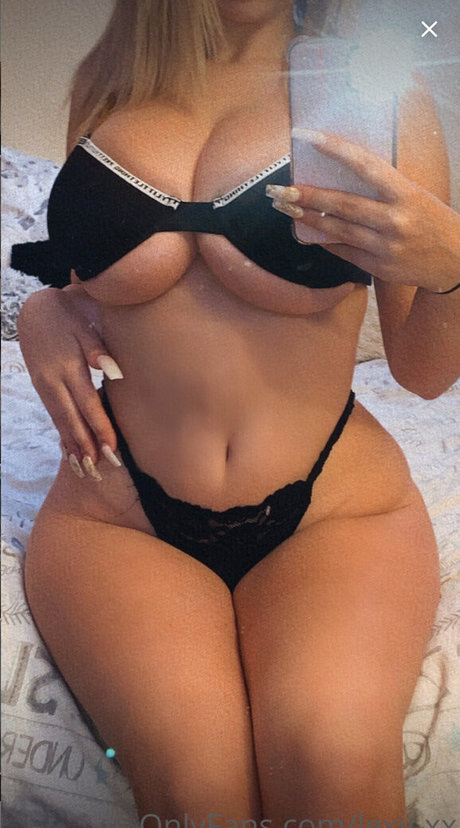 Jazmineblouise exclusive model picture