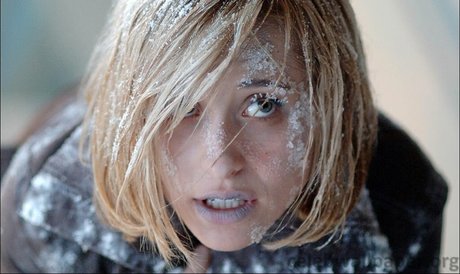 Allison Mack nude model pics