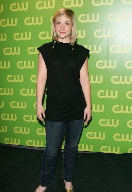 Allison Mack star sexy image