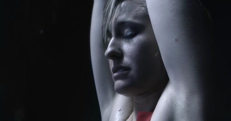 Allison Mack pornographic actress photos