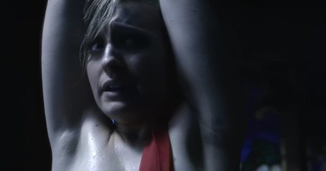 Allison Mack exclusive star img