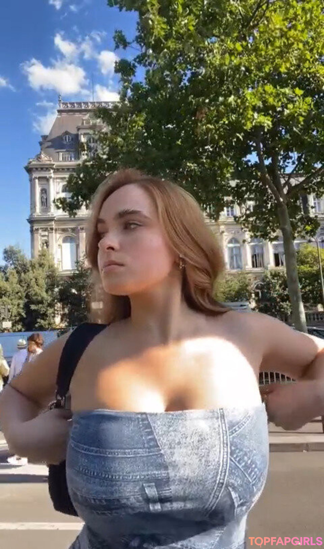 curvy naked onlyfans pretty pic