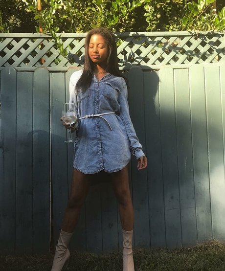Camille Hyde hd actress picture
