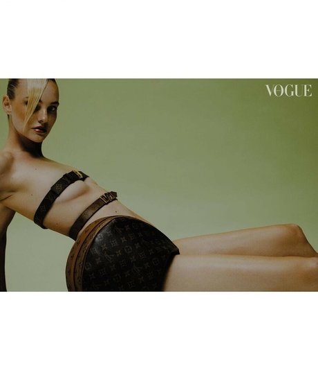 Caroline Trentini pornstar top image