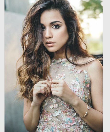 Summer Bishil model perfect photos