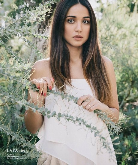 Summer Bishil star art picture