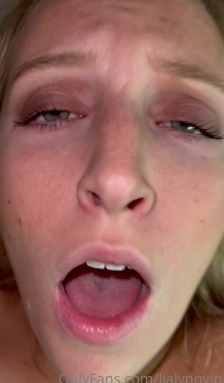 Blondebarbie18 model hd photo