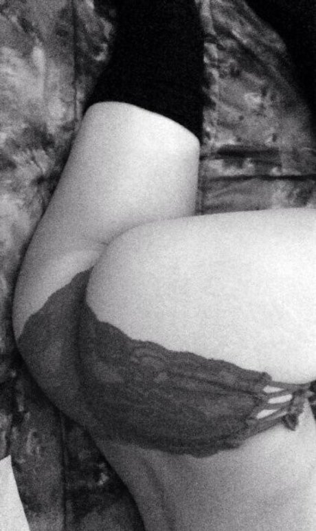 silencedhippie model erotic photo