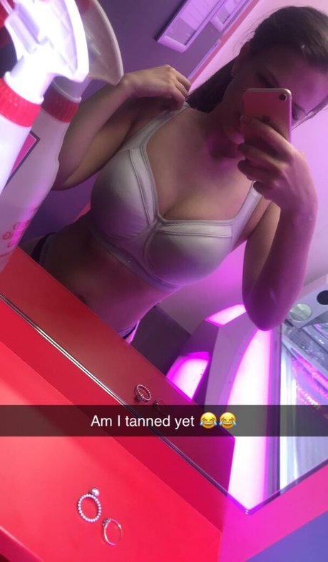Chloe Carter naked pornstar image