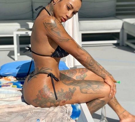 flyyytattedsky hot pornstar picture