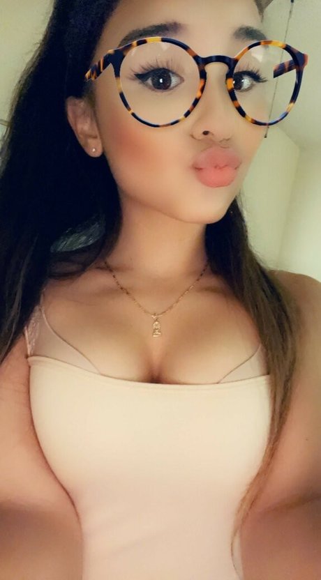 Alahna Ly nude model gallery