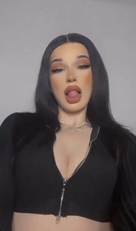 Lu Aaliyah pornstar pretty pics