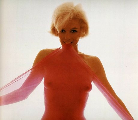 Marilyn Monroe star pretty archive