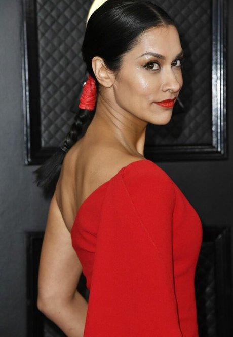 Janina Gavankar exclusive model pictures