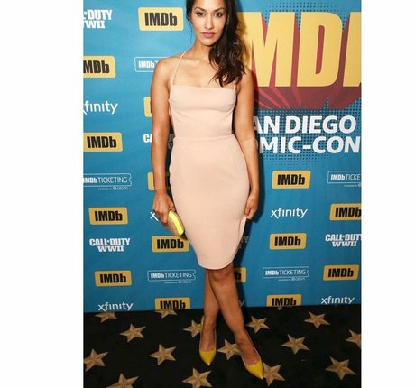 Janina Gavankar hot model photo