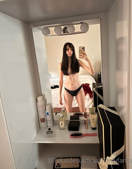 Takai Desu hot actress galleries