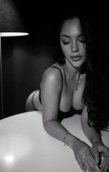 Kristina Azaronak erotic model picture