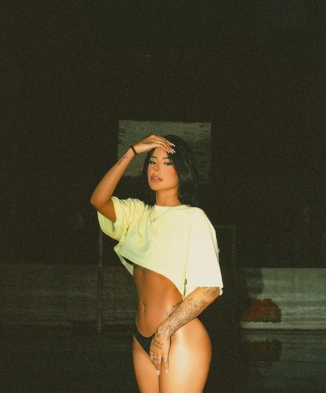Mah Tavares model pornographic photos