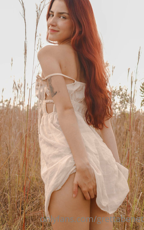 grettabenet model naked image