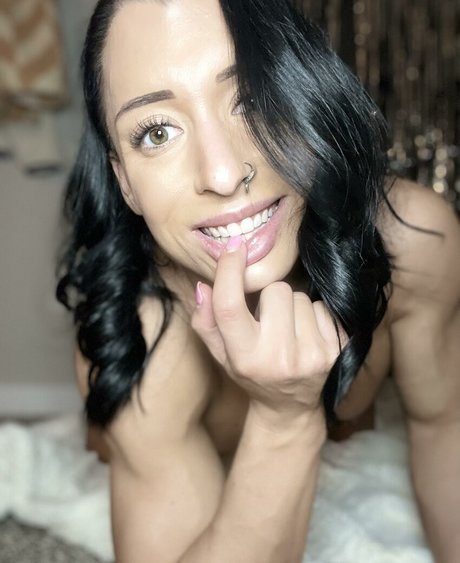 Tay Bae model adult pictures