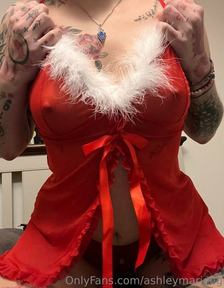 AshleyMarieeGaming erotic model galleries