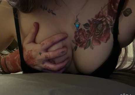 AshleyMarieeGaming model porn img