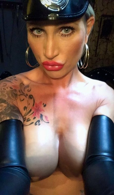 Calea Toxic pretty pornstar picture