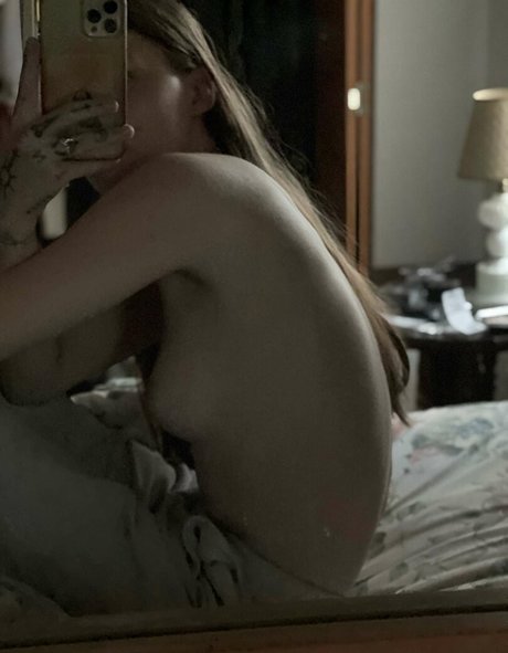 Ethel Cain pretty pornstar pics