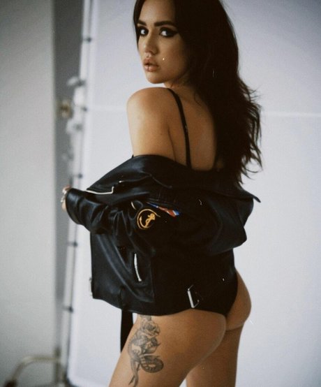 Madeleyn Kurg xxx model photo