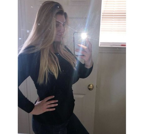 hailey williams22 hot actress pic