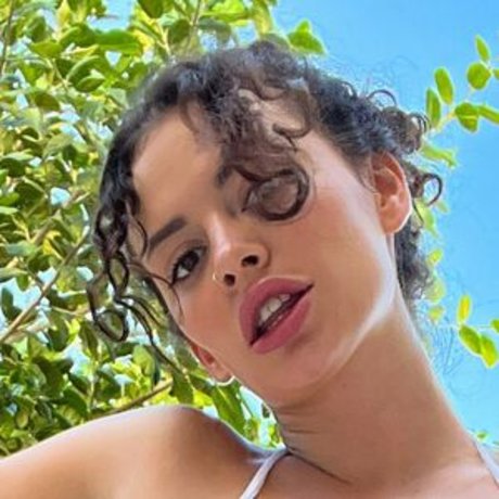 Kirakittys model hot pictures
