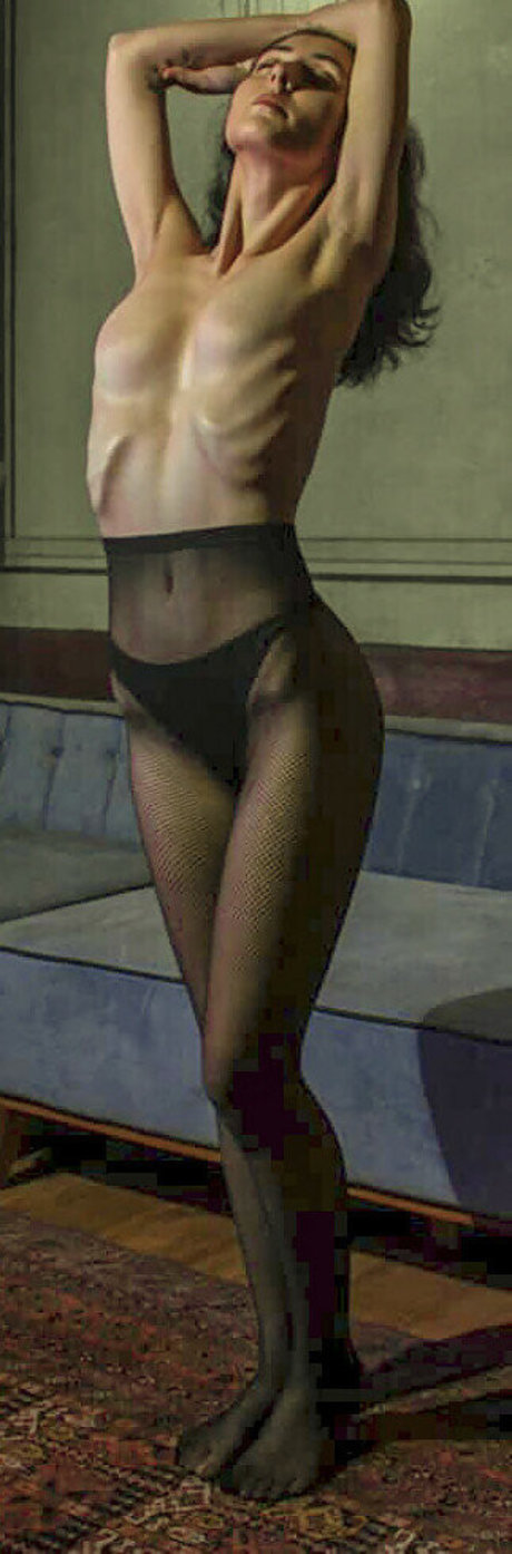 naissance nude actress picture