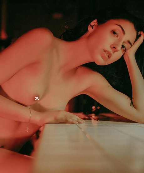 naissance sexy model photo