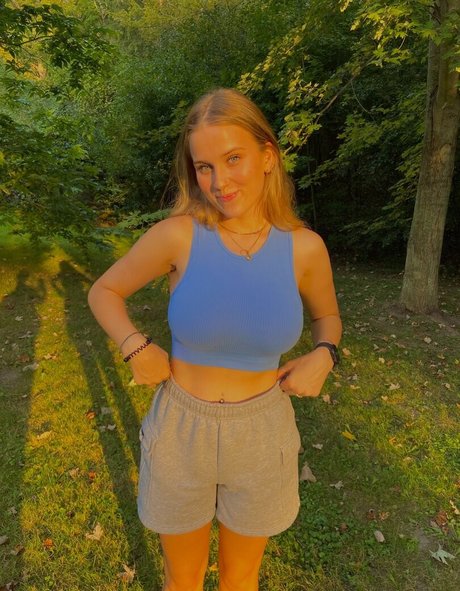 Madisun Sullivan erotic actress img