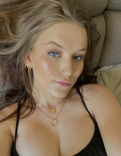 Madisun Sullivan sexy pornstar gallery