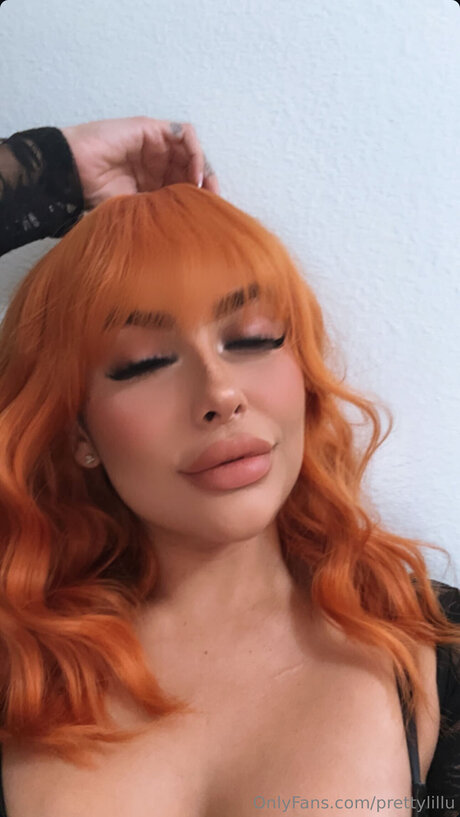 Prettylillu model porn pic