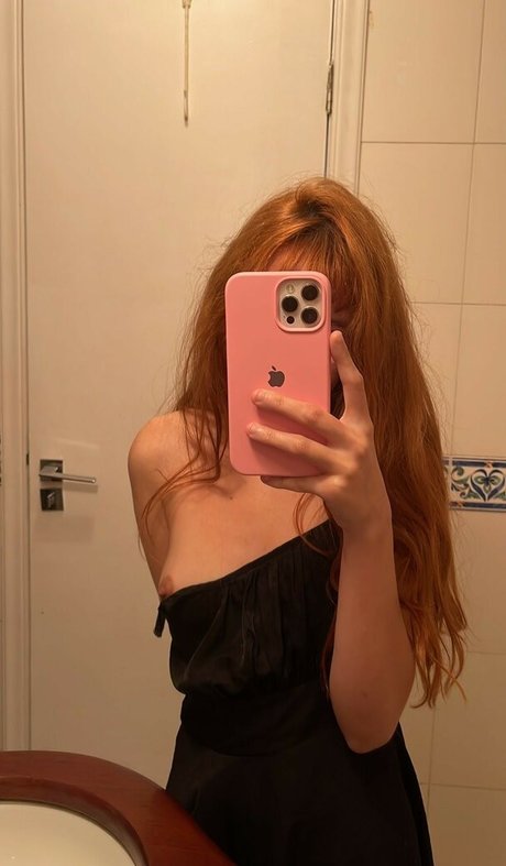 Baby Caroline porn model img
