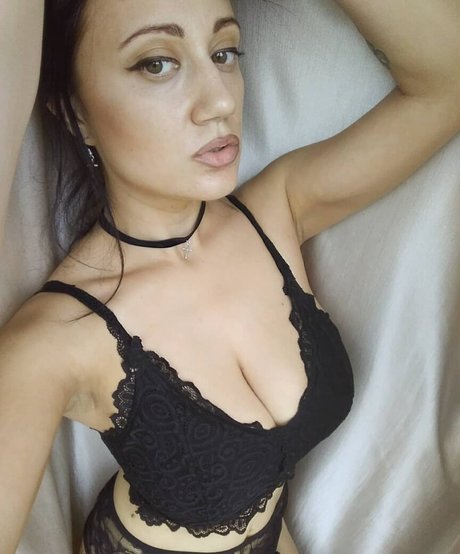 Leka Galkinstein nude model images