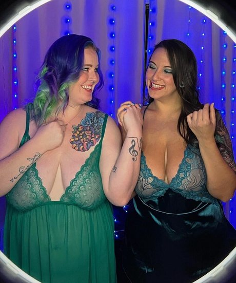 curvy naked onlyfans free porn image