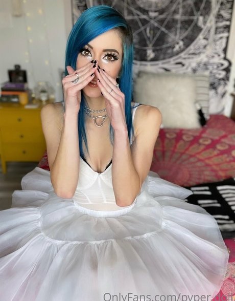 Paper doll pretty pornstar photo