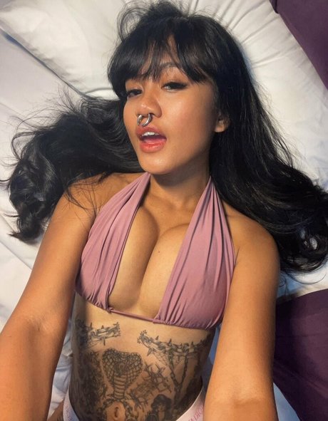 gutslaughter pretty actress photos