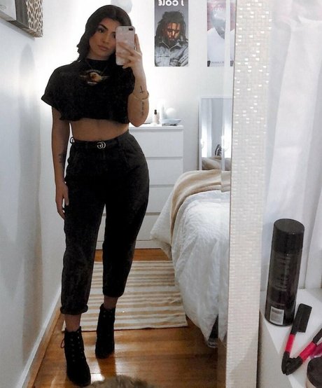 Kylie Manue sexy actress archive